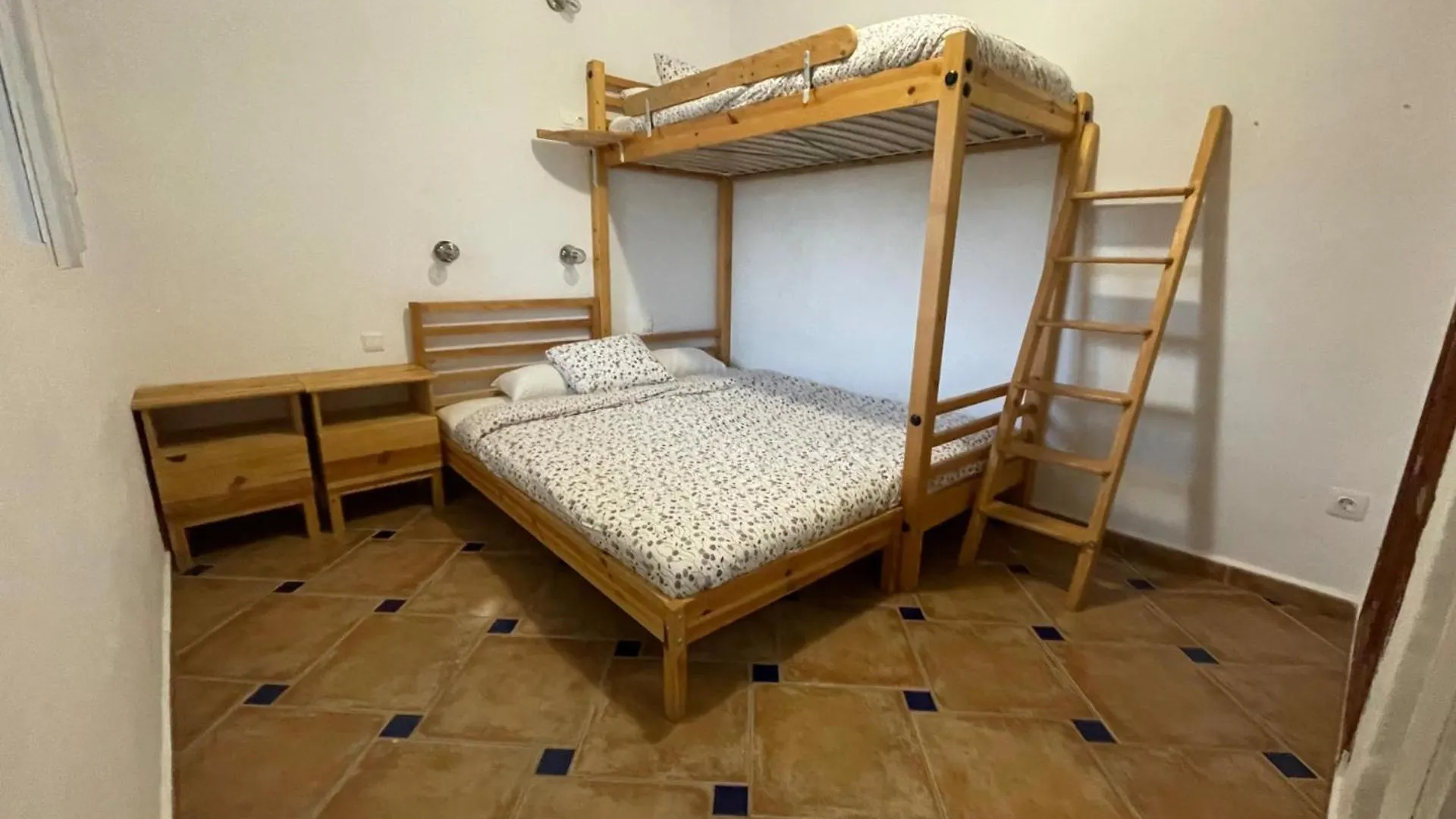 10 Bed Villa With Private Garden And Pool  Cacin